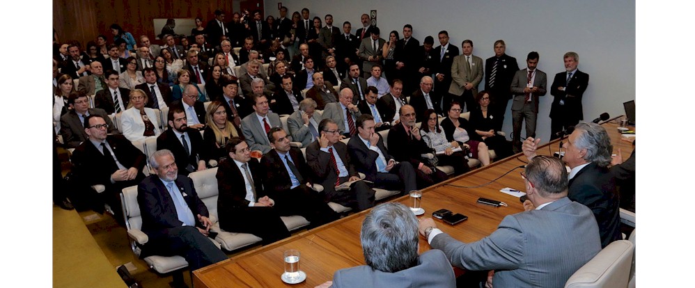 Criada a Frente Parlamentar da Medicina